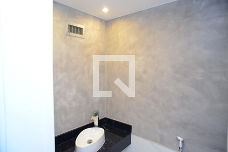 Lavabo de apartamento à venda com 4 quartos, 145m² em Barra da Tijuca, Rio de Janeiro