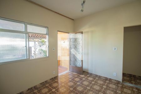 Sala de casa para alugar com 3 quartos, 120m² em Raul Veiga, São Gonçalo