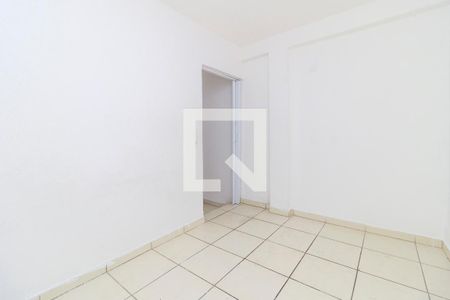 Quarto 1 de casa para alugar com 2 quartos, 45m² em Jardim Sonia Inga, São Paulo