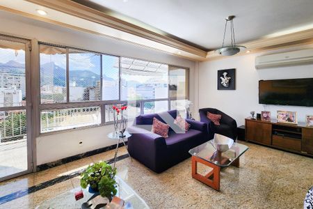 Serviço  de apartamento à venda com 3 quartos, 143m² em Tijuca, Rio de Janeiro
