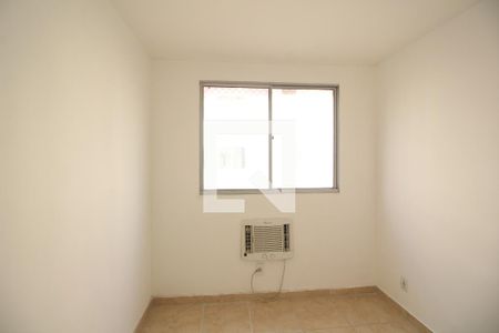 Quarto 1 de apartamento para alugar com 2 quartos, 55m² em Taquara, Rio de Janeiro