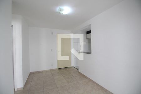 Sala de apartamento para alugar com 2 quartos, 55m² em Taquara, Rio de Janeiro