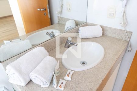 Banheiro de kitnet/studio para alugar com 2 quartos, 32m² em Campo Grande, Rio de Janeiro