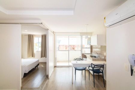 Sala/Cozinha de kitnet/studio para alugar com 2 quartos, 32m² em Campo Grande, Rio de Janeiro