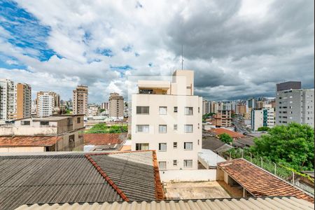 Sala de apartamento para alugar com 3 quartos, 85m² em Nova Suíça, Belo Horizonte
