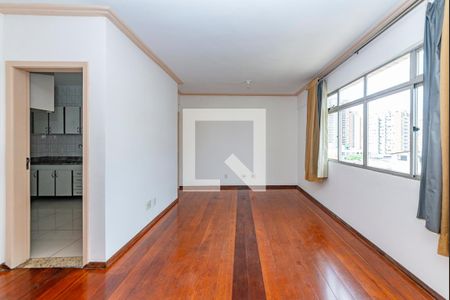 Sala de apartamento para alugar com 3 quartos, 85m² em Nova Suíça, Belo Horizonte