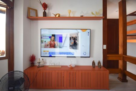 Sala de casa de condomínio para alugar com 4 quartos, 400m² em Freguesia (jacarepaguá), Rio de Janeiro