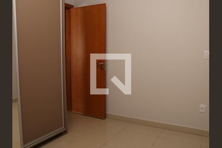 Suíte 1 de casa de condomínio para alugar com 3 quartos, 181m² em Alphaville Araguaia, Goiânia