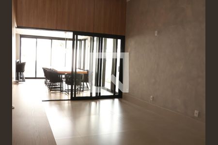 Sala de TV de casa de condomínio para alugar com 3 quartos, 181m² em Alphaville Araguaia, Goiânia