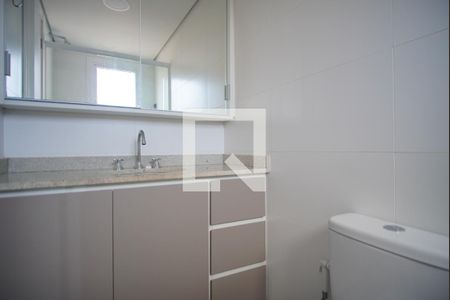 Banheiro da Suíte de apartamento para alugar com 2 quartos, 55m² em Petrópolis, Porto Alegre