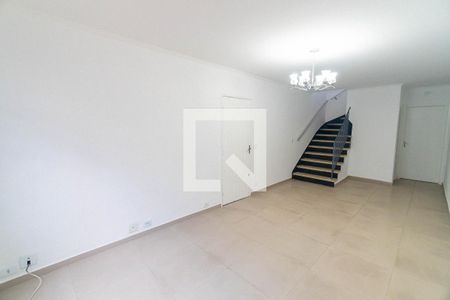 Casa para alugar com 3 quartos, 118m² em Vila Campestre, São Paulo