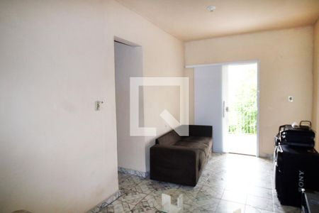 Sala de casa para alugar com 6 quartos, 324m² em Irajá, Rio de Janeiro