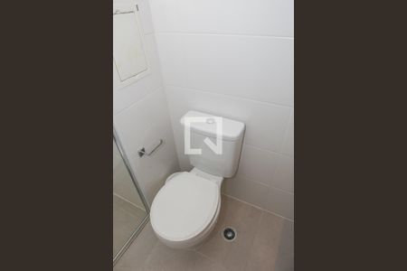 Banheiro de kitnet/studio para alugar com 1 quarto, 26m² em Perdizes, São Paulo