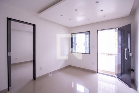 Sala de casa para alugar com 1 quarto, 125m² em Paraíso, São Gonçalo