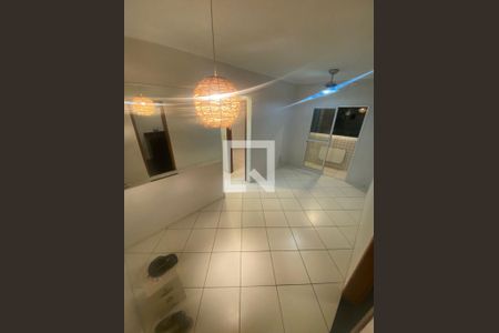 Sala de apartamento para alugar com 2 quartos, 62m² em Guilhermina, Praia Grande