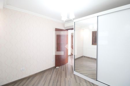 Quarto 1 de casa para alugar com 3 quartos, 193m² em Jardim Colonial, São Paulo