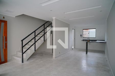 Sala de casa de condomínio para alugar com 2 quartos, 95m² em Itaipuaçu, Maricá