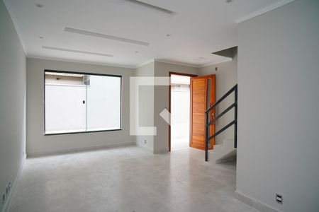 Sala de casa de condomínio para alugar com 2 quartos, 95m² em Itaipuaçu, Maricá