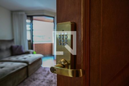 Fechadura Eletrônica de apartamento para alugar com 2 quartos, 120m² em Vila Andrade, São Paulo