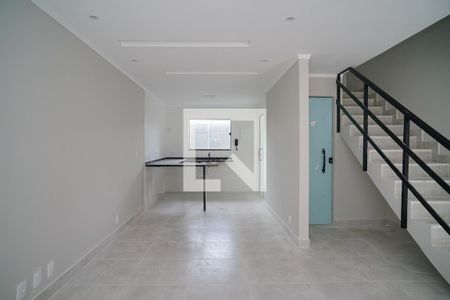 Sala de casa de condomínio para alugar com 2 quartos, 94m² em Itaipuaçu, Maricá