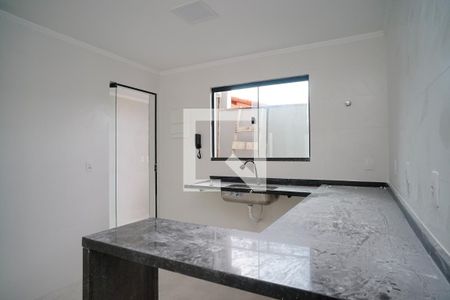 Cozinha de casa de condomínio para alugar com 2 quartos, 95m² em Itaipuaçu, Maricá