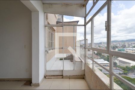 Varanda  de apartamento à venda com 1 quarto, 60m² em Centro, Belo Horizonte