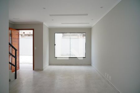 Sala de casa de condomínio para alugar com 2 quartos, 95m² em Itaipuaçu, Maricá