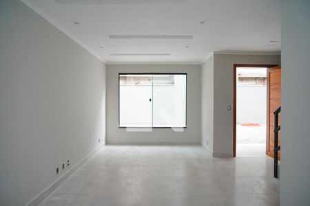 Sala de casa de condomínio para alugar com 2 quartos, 95m² em Itaipuaçu, Maricá