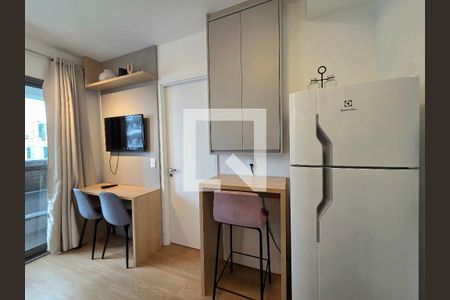Sala/Cozinha de apartamento para alugar com 1 quarto, 25m² em Vila Nova Conceição, São Paulo