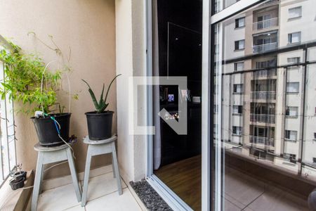 Sacada de apartamento à venda com 3 quartos, 68m² em Jardim Tupanci, Barueri