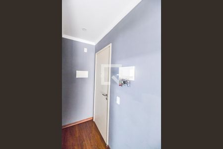 Entrada de apartamento à venda com 3 quartos, 68m² em Jardim Tupanci, Barueri