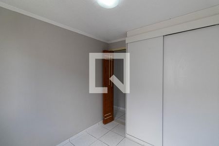 Quarto 1 de apartamento para alugar com 2 quartos, 48m² em Jardim Redil, São Paulo