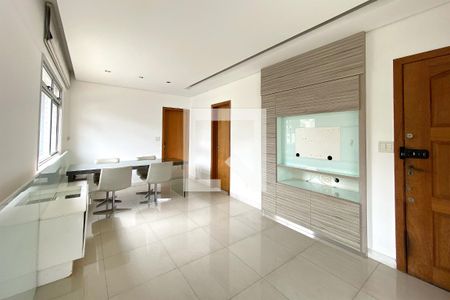 Sala de apartamento para alugar com 2 quartos, 100m² em Savassi, Belo Horizonte