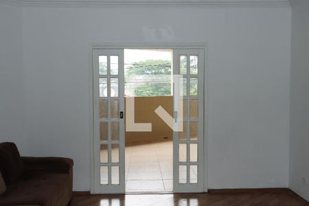 Casa para alugar com 3 quartos, 140m² em Jardim da Gloria, Cotia