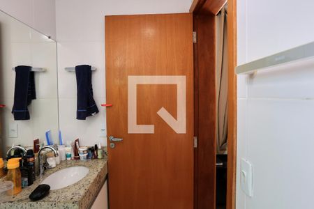 Banheiro da Suíte de apartamento à venda com 2 quartos, 60m² em Cachoeirinha, Belo Horizonte