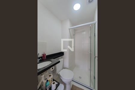 Banheiro de kitnet/studio para alugar com 1 quarto, 25m² em Bela Vista, São Paulo