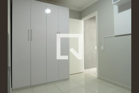 Quarto de apartamento à venda com 2 quartos, 42m² em Jardim do Lago, Osasco