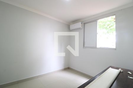Quarto 1 de apartamento para alugar com 2 quartos, 45m² em Shopping Park, Uberlândia