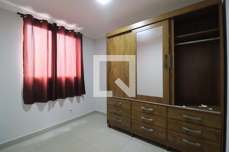 Quarto 2 de apartamento para alugar com 2 quartos, 45m² em Shopping Park, Uberlândia