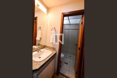 Banheiro de apartamento à venda com 1 quarto, 29m² em Savassi, Belo Horizonte