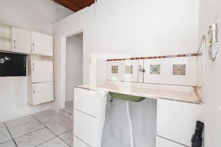 Cozinha de casa para alugar com 1 quarto, 25m² em Vila Taquari, São Paulo
