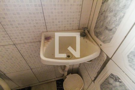 Banheiro de casa para alugar com 1 quarto, 25m² em Vila Taquari, São Paulo