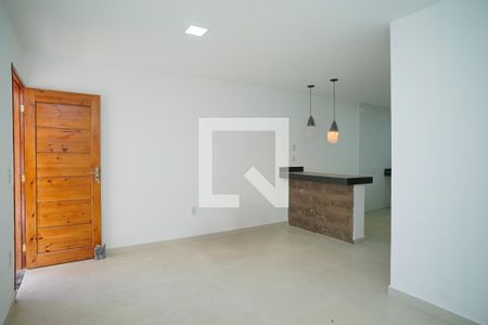 Sala de casa de condomínio para alugar com 2 quartos, 85m² em Itaipuaçu, Maricá