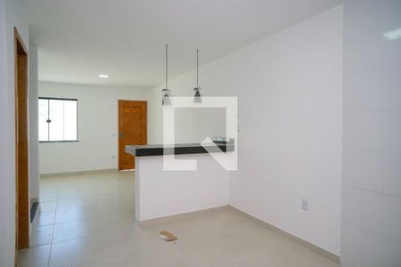 Cozinha de casa de condomínio para alugar com 2 quartos, 92m² em Itaipuaçu, Maricá