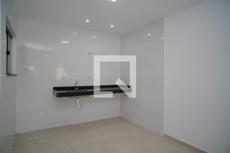 Cozinha de casa de condomínio para alugar com 2 quartos, 92m² em Itaipuaçu, Maricá