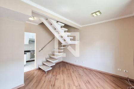 Sala de casa de condomínio para alugar com 2 quartos, 75m² em Nova Petrópolis, São Bernardo do Campo