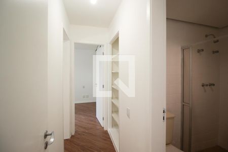 Corredor de apartamento para alugar com 1 quarto, 70m² em Indianópolis, São Paulo