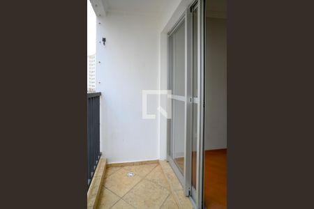 Varanda de apartamento para alugar com 3 quartos, 65m² em Jardim Botucatu, São Paulo