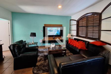 Sala de casa para alugar com 5 quartos, 360m² em Piratininga, Niterói