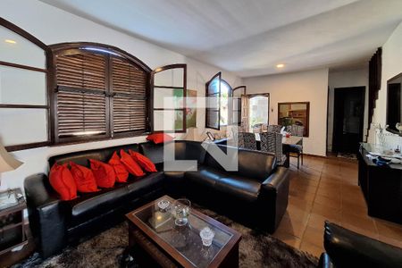 Sala de casa para alugar com 5 quartos, 360m² em Piratininga, Niterói